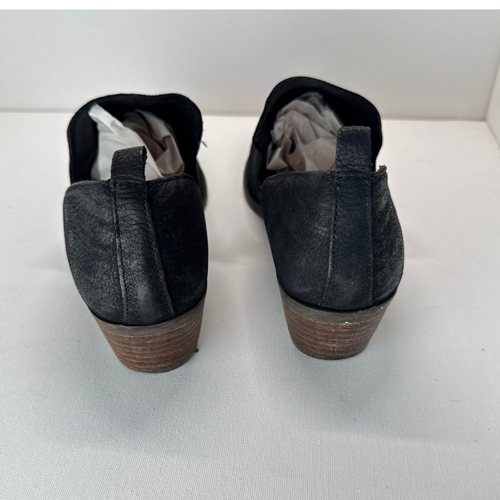 Lucky Brand Women Black Leather V-Cut Pointed Toe Stacked Heel Booties 9.5M - Picture 2 of 5